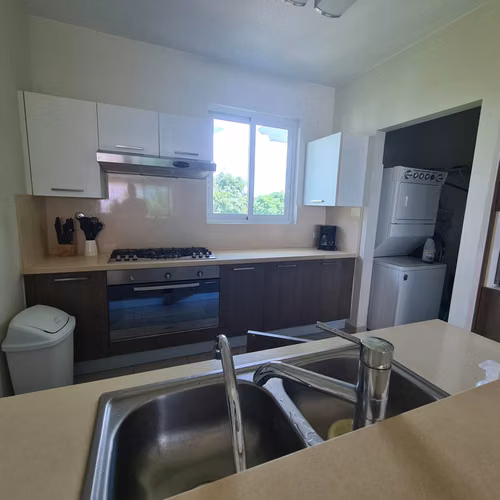 VENDO APARTAMENTO. BIJAO. QUARRY HEIGHT. PLAYA. GOLF. PADEL.