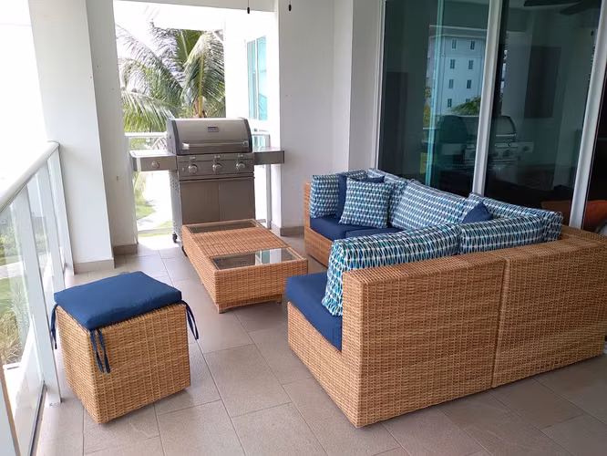 VENDO APARTAMENTO. BIJAO. QUARRY HEIGHT. PLAYA. GOLF. PADEL.