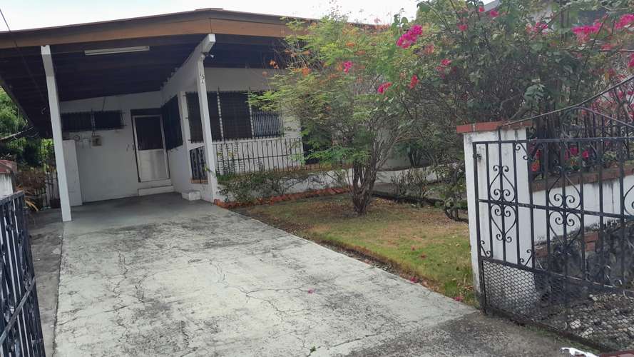 Venta de casa - terreno en Parque Lefevre - Imagen 3