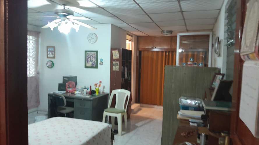 Venta de casa - terreno en Parque Lefevre - Imagen 9