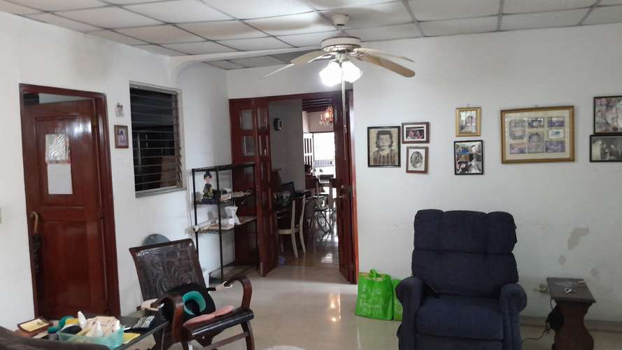 Venta de casa - terreno en Parque Lefevre - Imagen 10