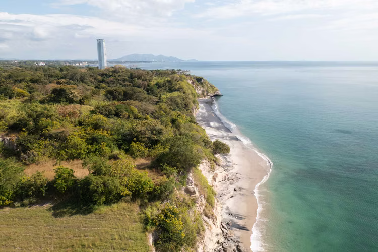 Luxurious Ocean View Condo at Punta Caelo