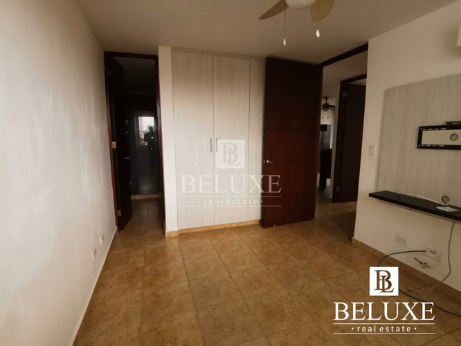 VENDO APARTAMENTO EN PH COSMOPOLITAN (9)