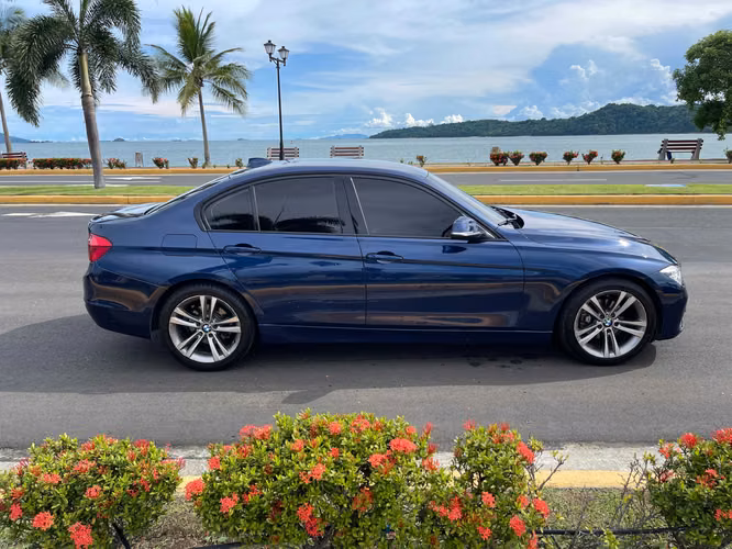 Bmw 318 año 2016