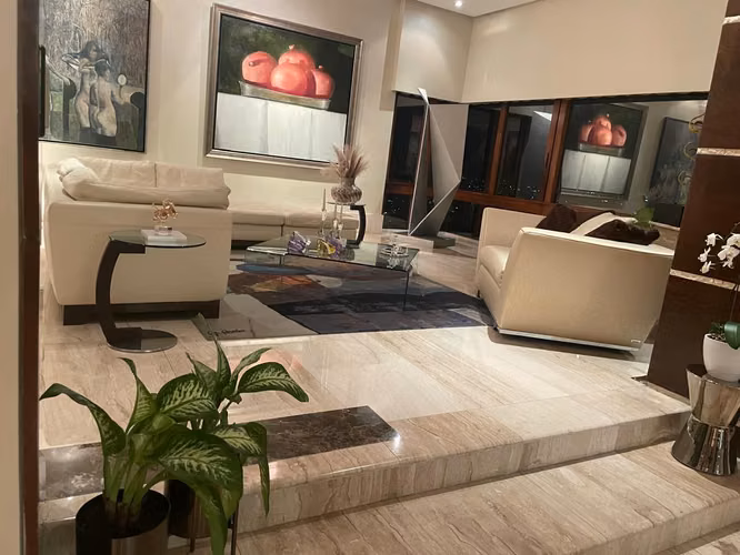 Large apartment in Coco del Mar with sea view