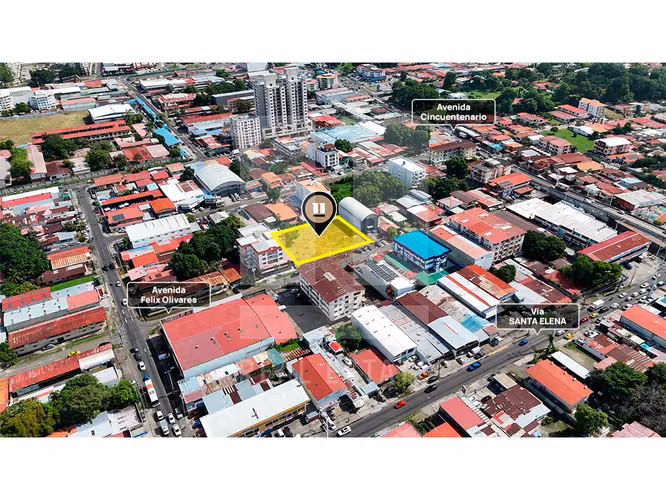 Se vende Terreno en Parque Lefevre de 2,000m2