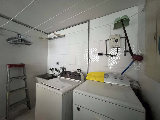 VENDO APARTAMENTO VISTA AL MAR AV BALBOA, PH ROCAMAR (4)