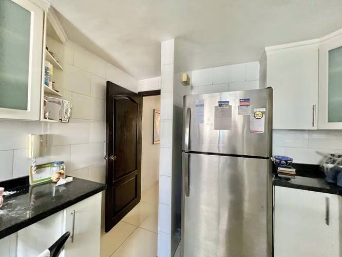 VENDO APARTAMENTO VISTA AL MAR AV BALBOA, PH ROCAMAR (4)