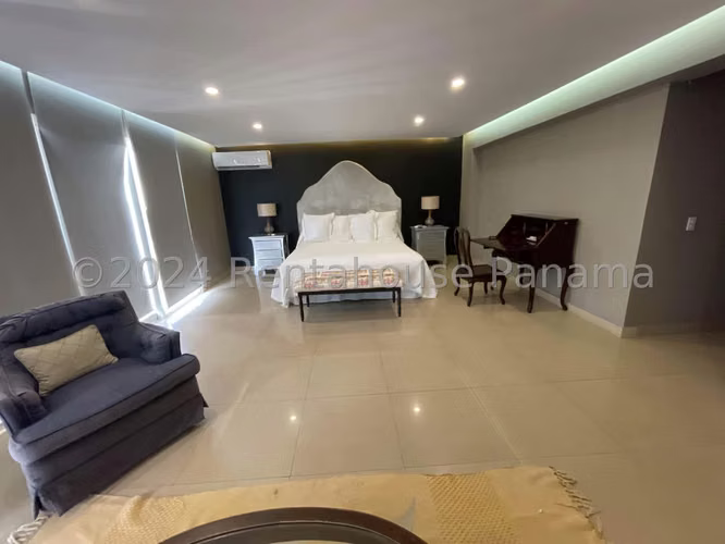 Venta de Apartamento de 275 m2 en PH Aileen, El Carmen 25-1256GG