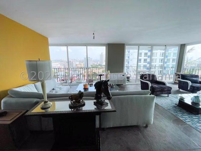 Venta de Apartamento de 275 m2 en PH Aileen, El Carmen 25-1256GG