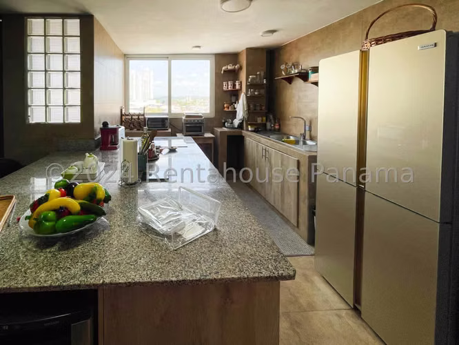 Venta de Apartamento de 275 m2 en PH Aileen, El Carmen 25-1256GG