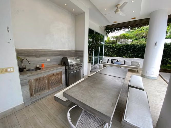 SOLEA PUNTA BARCO EN VENTA PLANTA BAJA CON PISCINA
