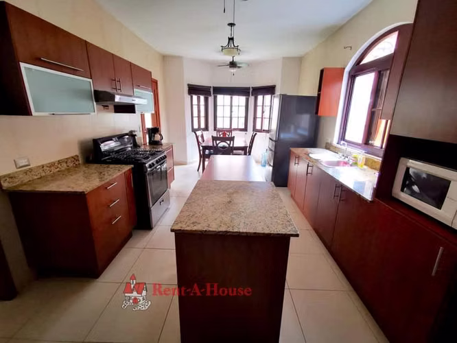 Venta de Casa Modelo Miranda en El Doral, Costa Sur 26-1287GG