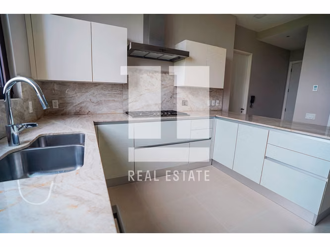 Se vende apartamento en Santa Maria Court East