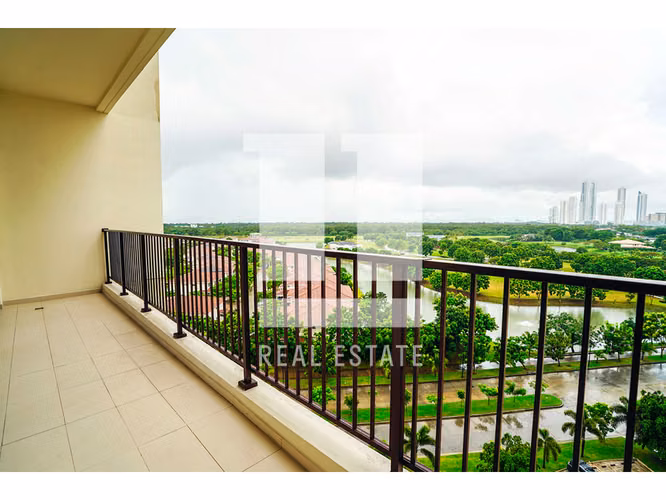 Se vende apartamento en Santa Maria Court East