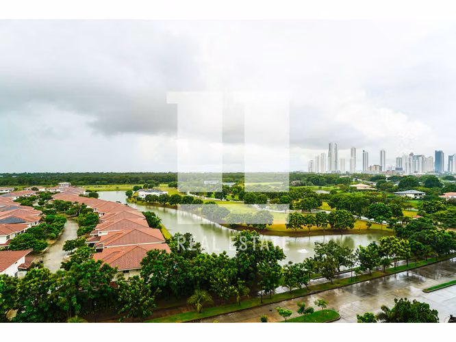 Se vende apartamento en Santa Maria Court East