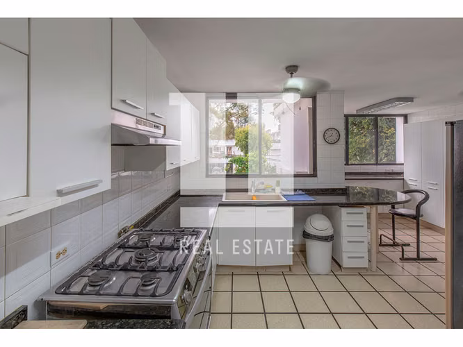 Se vende casa en Obarrio de 3 plantas - Imagen 11