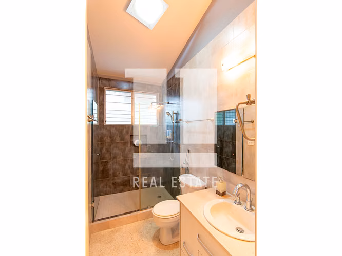 Se vende casa en Obarrio de 3 plantas - Imagen 20