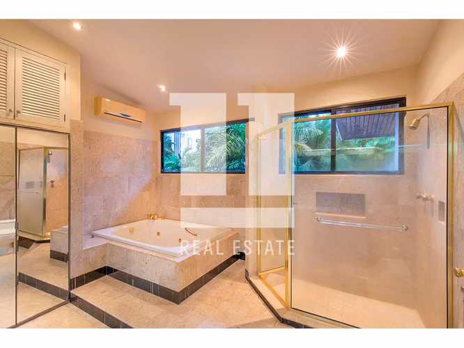 Se vende casa en Obarrio de 3 plantas - Imagen 16