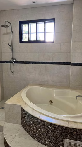 Venta de Casa en Llanos de Curundú Ancón