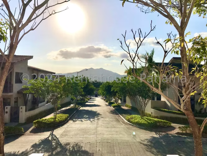 Venta de Casa Unifamiliar en PH Nativa, Panamá Pacífica 26-1662GG