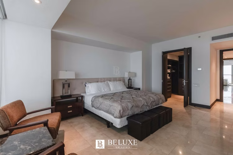 VENDO APARTAMENTO EN PH TOC/TRUMP/JW MARRIOT (1)
