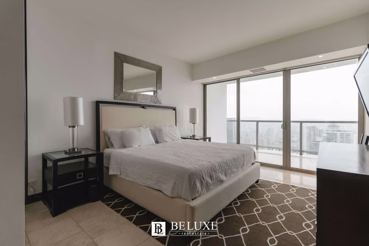 VENDO APARTAMENTO EN PH TOC/TRUMP/JW MARRIOT (1)