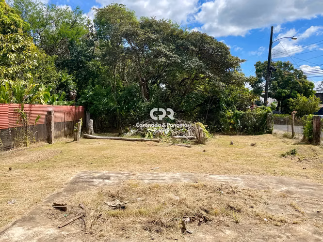 Venta de Casa en Santiago para comercio.