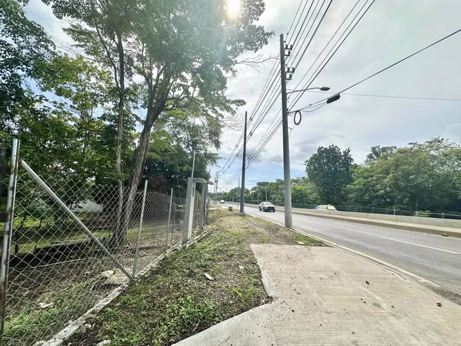 Venta de terreno en la 24 de Diciembre