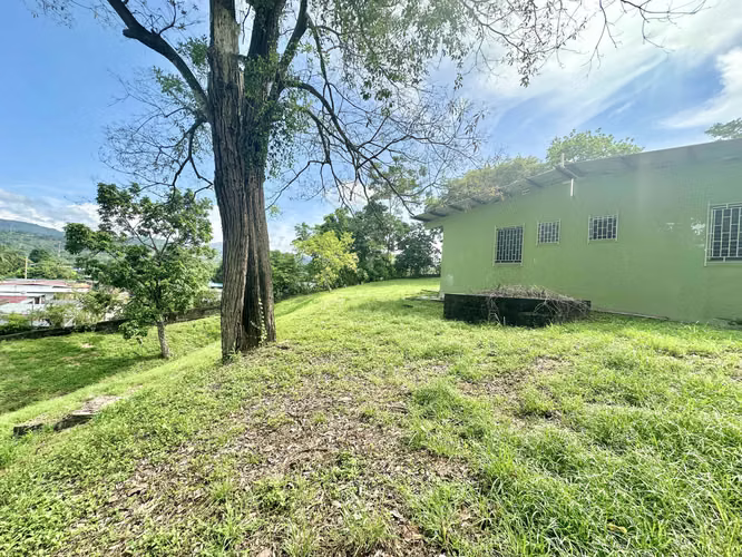 Venta de terreno en la 24 de Diciembre