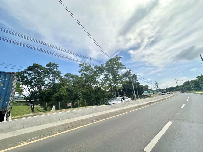 Venta de terreno en la 24 de Diciembre