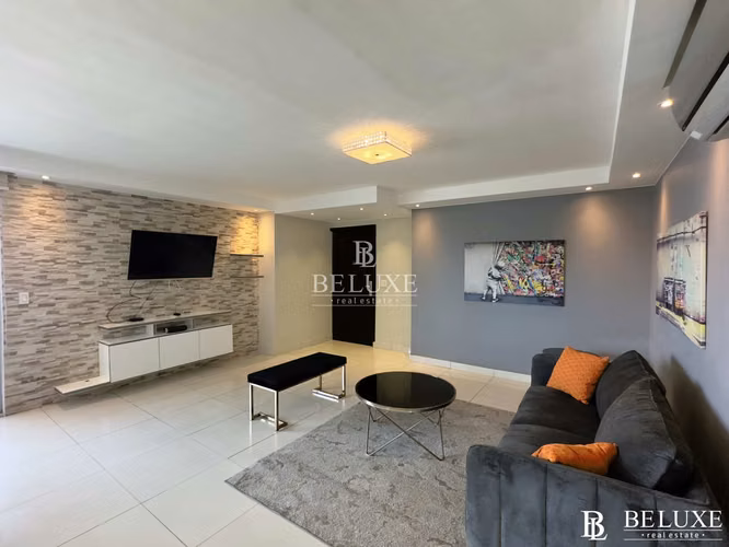 SE VENDE APARTAMENTO EN SAN FRANCISCO EN PH MOON TOWER REMODELADO(5) - Imagen 4