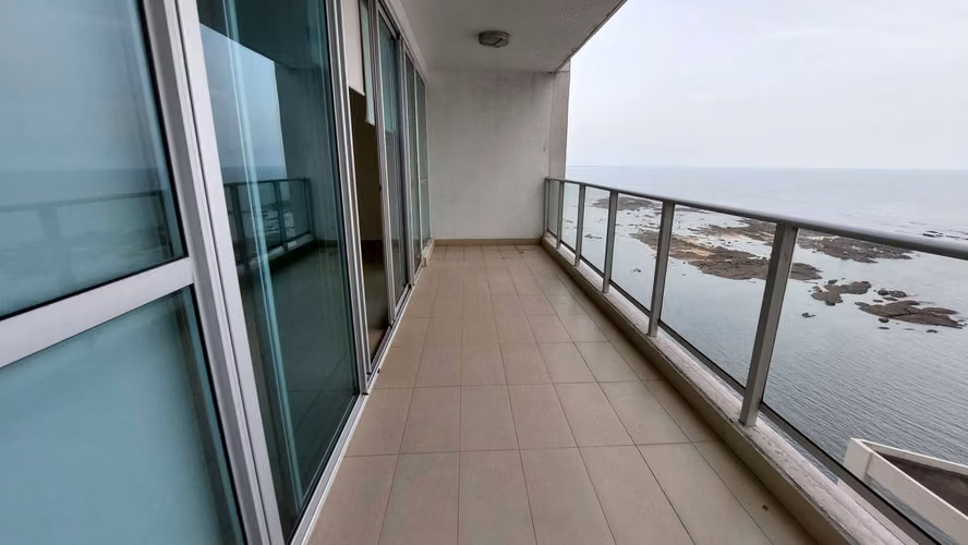 Se vende apartamento en Punta Pacifica frente al mar. - Imagen 2