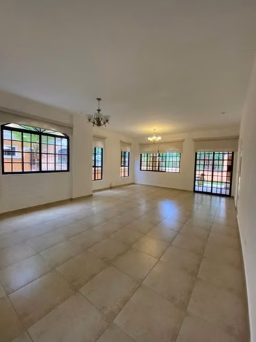 Venta casa en Clayton - Imagen 7