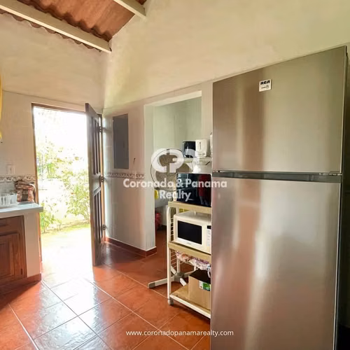 Venta de Casa en Coronado, Ave. las Acacias.