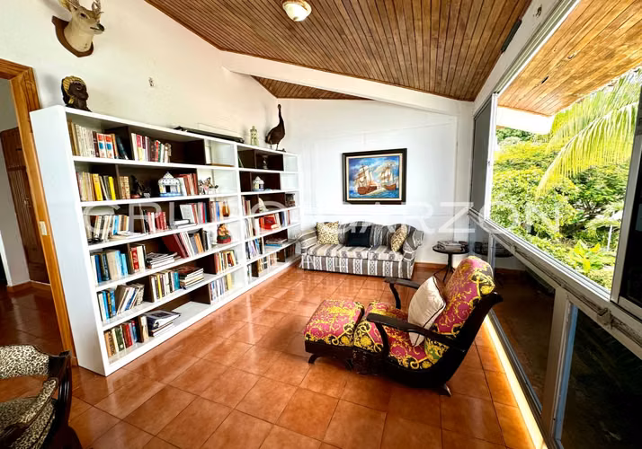 Venta de casa en Playa Blanca (Villa Las Leonores)