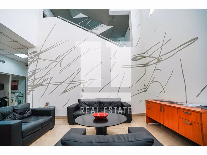 Se vende edificio en Calle 50 - Imagen 2