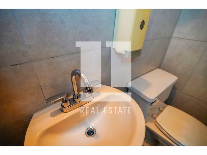 Se vende edificio en Calle 50 - Imagen 17