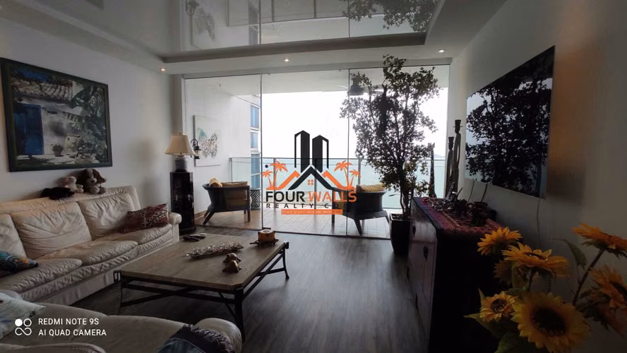 Apartment with Sea View in PH Waters on the Bay