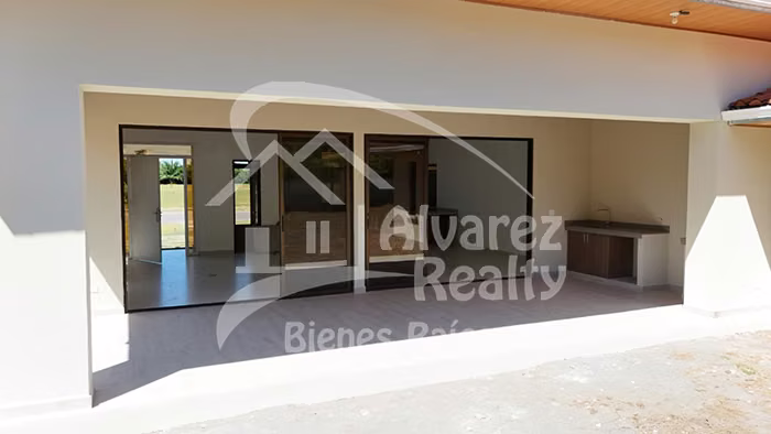 ID# H-0254 Casas nuevas en venta en un residencial exclusivo