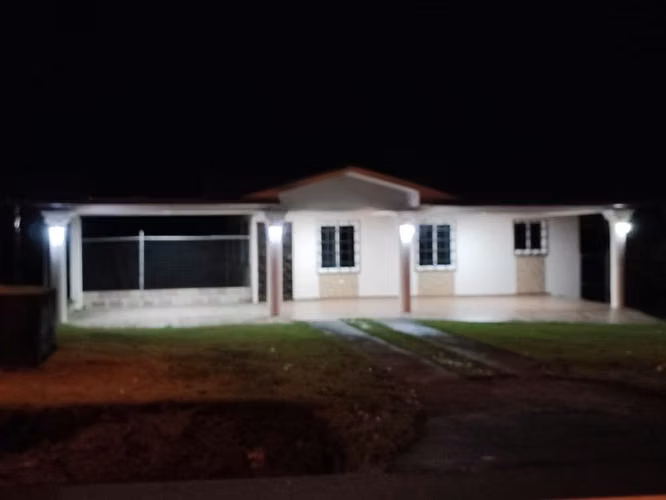 Casa en Chiriqui, Bugaba, 600 mts2 de terreno en San Miguel, via Volcán