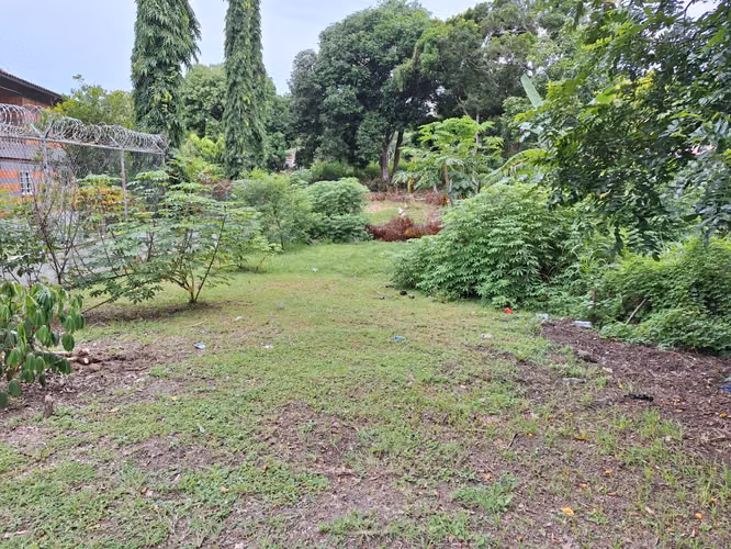 Terreno de 5914 mt2 en calle principal, Playa Corona