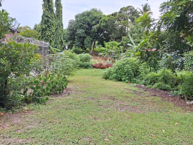 Terreno de 5914 mt2 en calle principal, Playa Corona