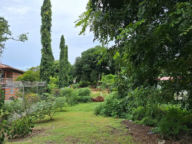 Terreno de 5914 mt2 en calle principal, Playa Corona