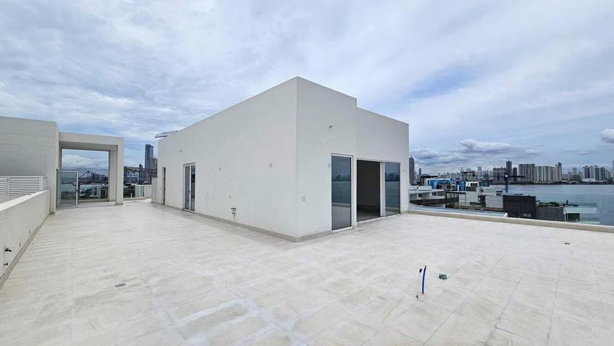 Espectacular penthouse de dos pisos en Ocean Reef - 807 m2