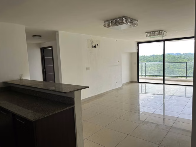Banco Vende Apartamento en PH Portofino Tower Bethania - Imagen 2