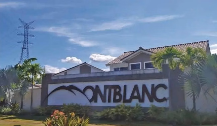 $320,000 Casa Unifamiliar Venta PH Mont Blanc Brisas del Golf
