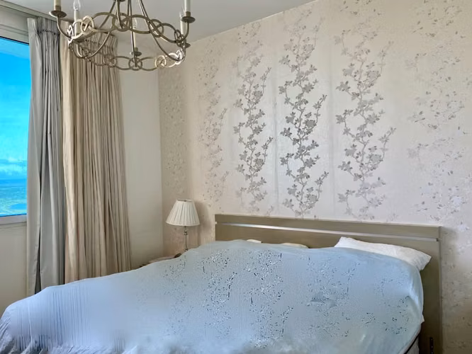 Apartamento en Santa Clara Residences de 7 recámaras, 2 cocinas, 4 estacionamientos.