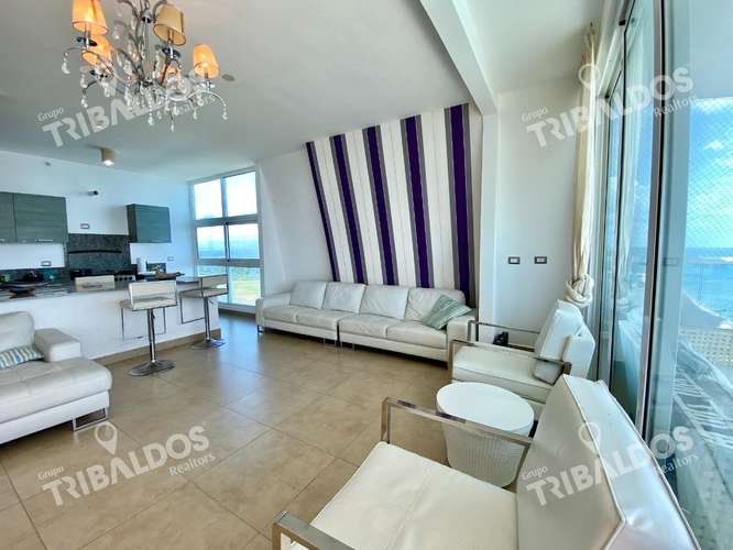 Apartamento en Santa Clara Residences de 7 recámaras, 2 cocinas, 4 estacionamientos.