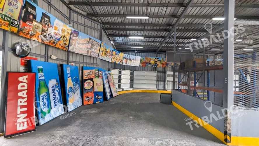 Venta de gasolinera con 2 locales comerciales en Penonomé